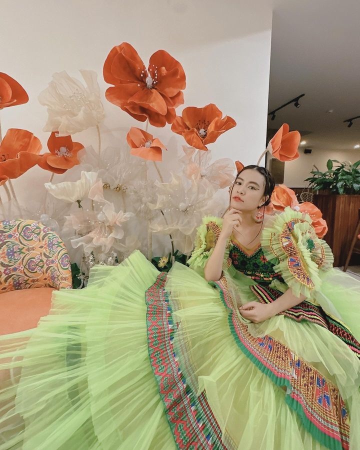 Sao Việt 10/2: 'Cô Xuyến' gợi cảm tuổi 47, Thanh Lam tình tứ bên hôn phu - Ảnh 6. Sao Việt 10/2: 'Cô Xuyến' gợi cảm tuổi 47, Thanh Lam tình tứ bên hôn phu - Ảnh 6.