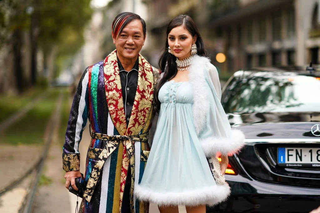 Cuộc sống xa hoa của vợ &quot;tỷ phú xấu trai nhất Hong Kong&quot;, là khách ruột của Dior, Chanel - Ảnh 1.
