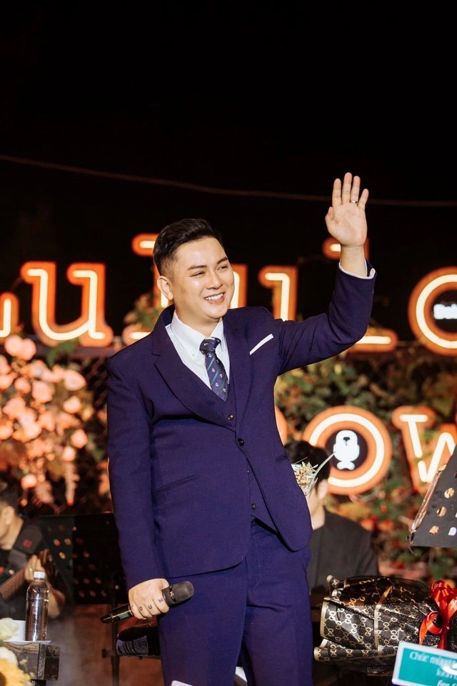 Hoài Lâm lột xác, xuất hiện với diện mạo mới sau 4 tháng tái xuất showbiz Việt - Ảnh 5.