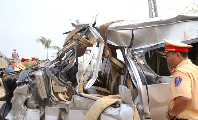 Vụ tai nạn làm 8 người chết ở Quảng Nam: Xe khách chở vượt số người quy định, chạy quá tốc độ - Ảnh 1.