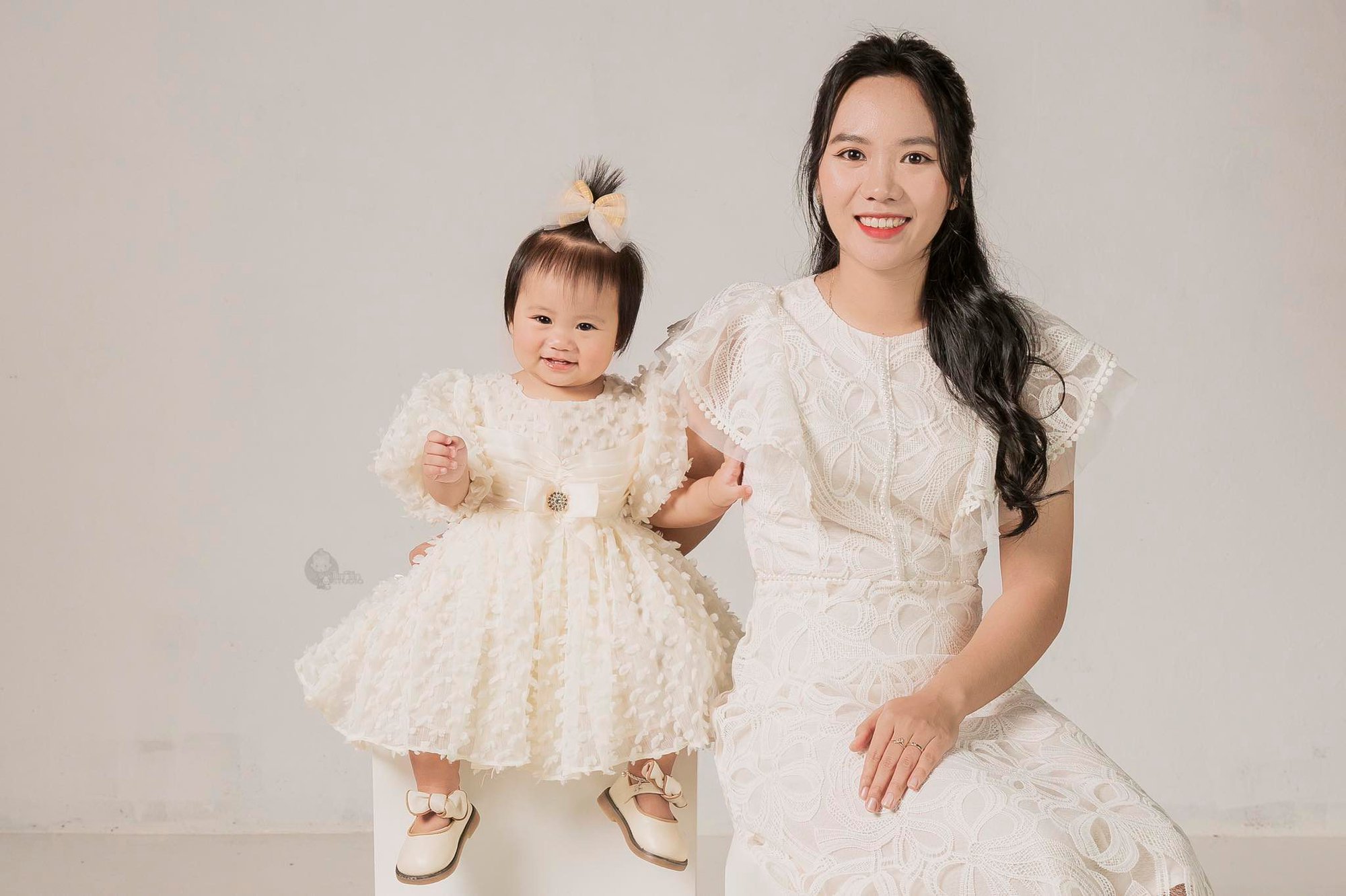 Muốn con h&agrave;o hứng hơn mỗi giờ ăn, mẹ trẻ ki&ecirc;n nhẫn l&agrave;m cơm ăn dặm nhiều sắc m&agrave;u sinh động - Ảnh 1.