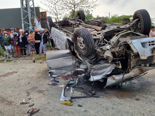 Nạn nhân vụ tai nạn 8 người tử vong ở Quảng Nam: &quot;Tôi nghe tiếng nổ rất lớn rồi xe lật ngửa&quot; - Ảnh 6.