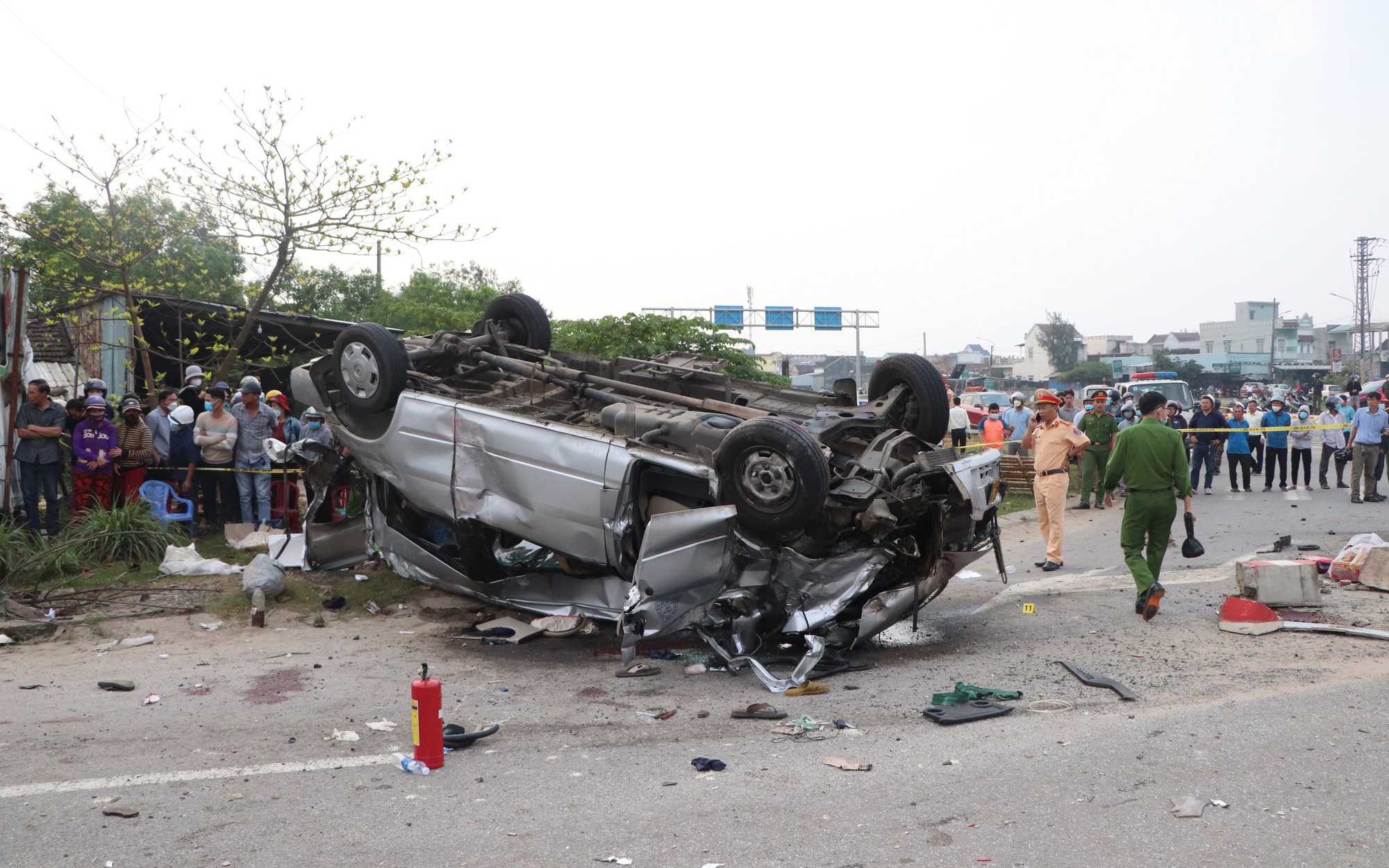 Tai nạn thảm khốc ở Quảng Nam: Đớn đau tột cùng sau chuyến xe tử thần