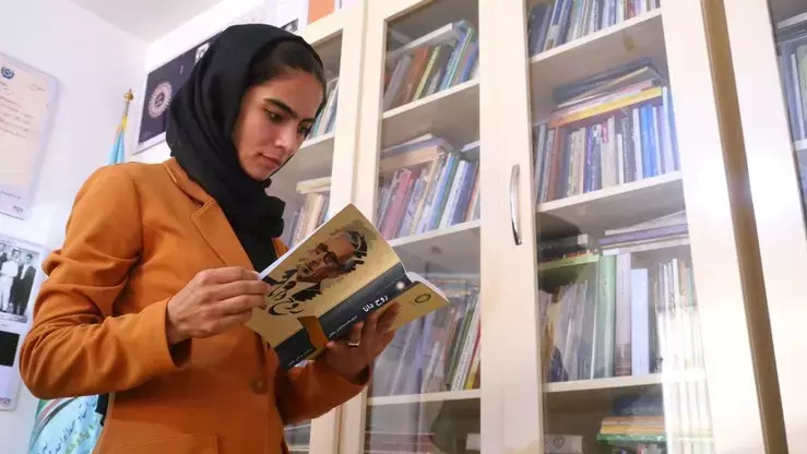Tình cảnh phụ nữ Afghanistan: Phải tổ chức lớp học tại nhà, quy định trang phục hà khắc, công viên cũng không được 'bén mảng' - Ảnh 2.