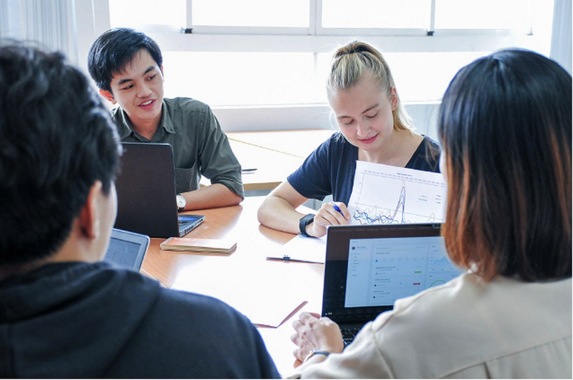 Cần ch&iacute;nh s&aacute;ch kịp thời với ChatGPT - Ảnh 1.