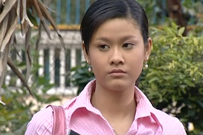 Mê mẩn nhan sắc trẻ ngược của mỹ nhân Việt này ở phim mới, U40 mà cặp kè bạn diễn kém tuổi ngọt xớt - Ảnh 6.