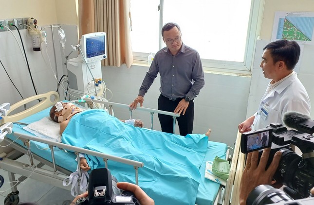 Sức khỏe hiện tại của 11 người sống sót sau vụ tai nạn thảm khốc ở Quảng Nam - Ảnh 1.