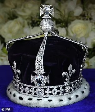 Quyết định bỏ qua viên kim cương 105 carat của Hoàng hậu Camilla - Ảnh 3. Quyết định bỏ qua viên kim cương 105 carat của Hoàng hậu Camilla - Ảnh 3.