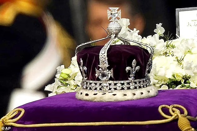 Quyết định bỏ qua viên kim cương 105 carat của Hoàng hậu Camilla - Ảnh 5.