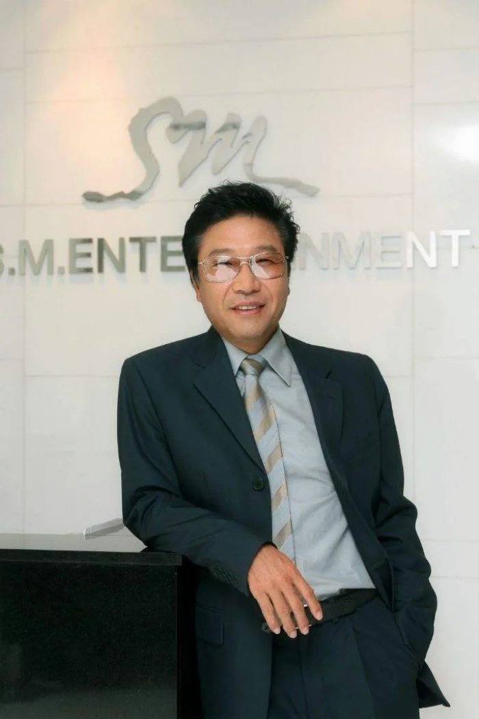 Chấn động: CEO SM tố Lee Soo Man trốn thuế, hết cản trở aespa comeback đến  cài cắm kinh doanh cờ bạc, cần sa, âm mưu bắt tay với HYBE