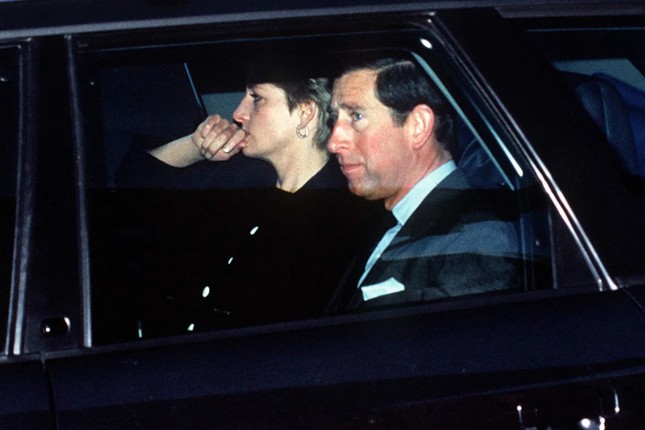 Biệt danh Vua Charles và Hoàng hậu Camilla gọi nhau khi hẹn hò - Ảnh 2.