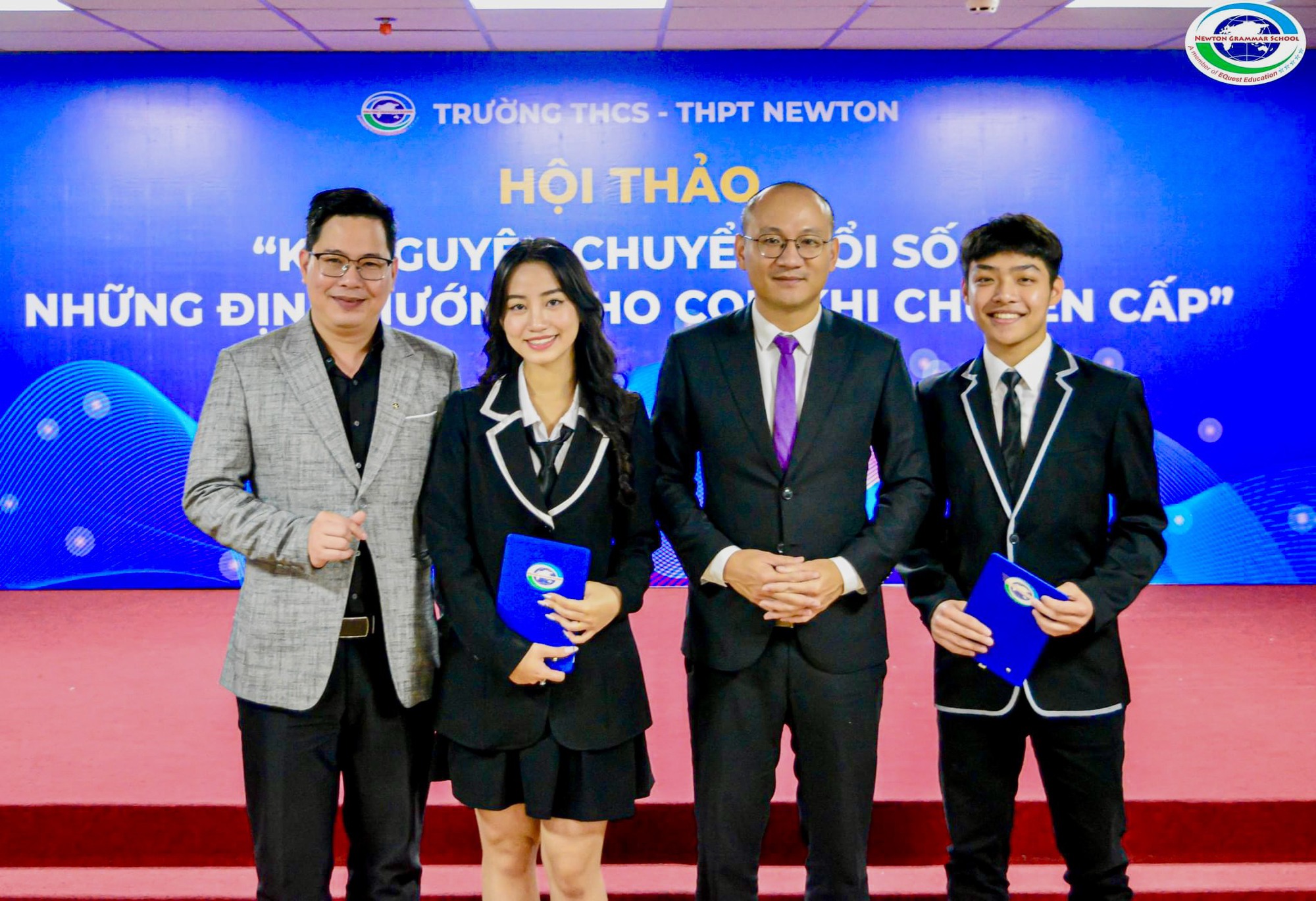 Profile đỉnh của nữ sinh từng gây sốt khi xuất hiện vài giây trên VTV: Ngoài đời là Hoa khôi, đạt giải quốc gia, thành tích dài trải từ nhà ra ngõ - Ảnh 5. Profile đỉnh của nữ sinh từng gây sốt khi xuất hiện vài giây trên VTV: Ngoài đời là Hoa khôi, đạt giải quốc gia, thành tích dài trải từ nhà ra ngõ - Ảnh 5.
