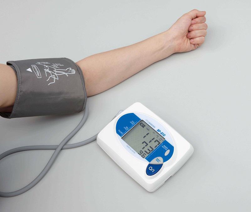 Tại sao cần đo huyết áp thường xuyên, đo huyết áp khi nào tốt nhất? - Ảnh 1.