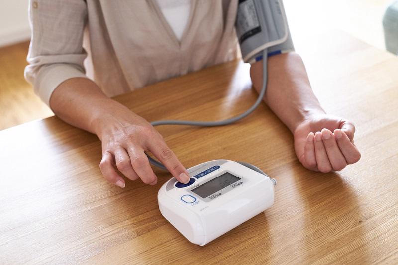 Tại sao cần đo huyết áp thường xuyên, đo huyết áp khi nào tốt nhất? - Ảnh 4.