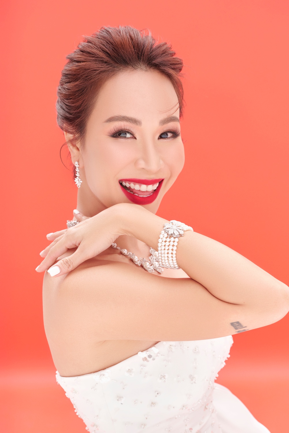 Ngôi sao Nhật Bản đình đám đến Việt Nam tổ chức đêm nhạc cùng Uyên Linh - Ảnh 5. Ngôi sao Nhật Bản đình đám đến Việt Nam tổ chức đêm nhạc cùng Uyên Linh - Ảnh 5.