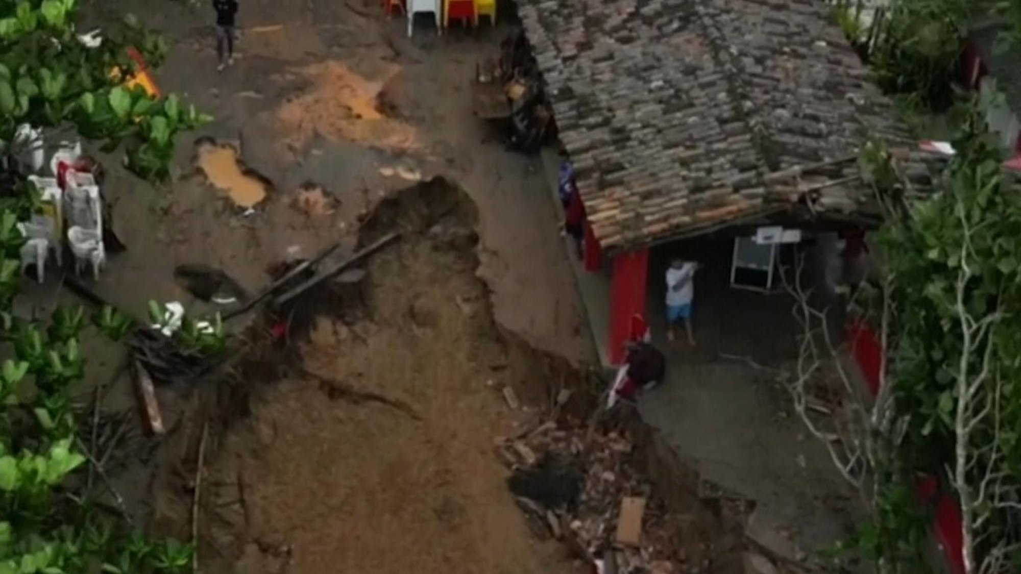 Mưa lớn gây lở đất nghiêm trọng ở Brazil, ít nhất 36 người thiệt mạng - Ảnh 2.