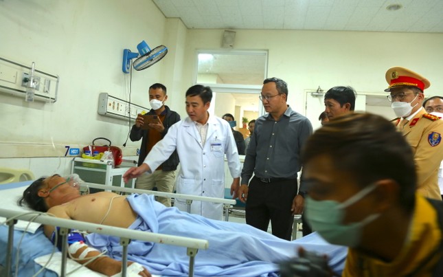 Nhiều nạn nhân trong vụ tai nạn thảm khốc ở Quảng Nam xuất viện - Ảnh 1.