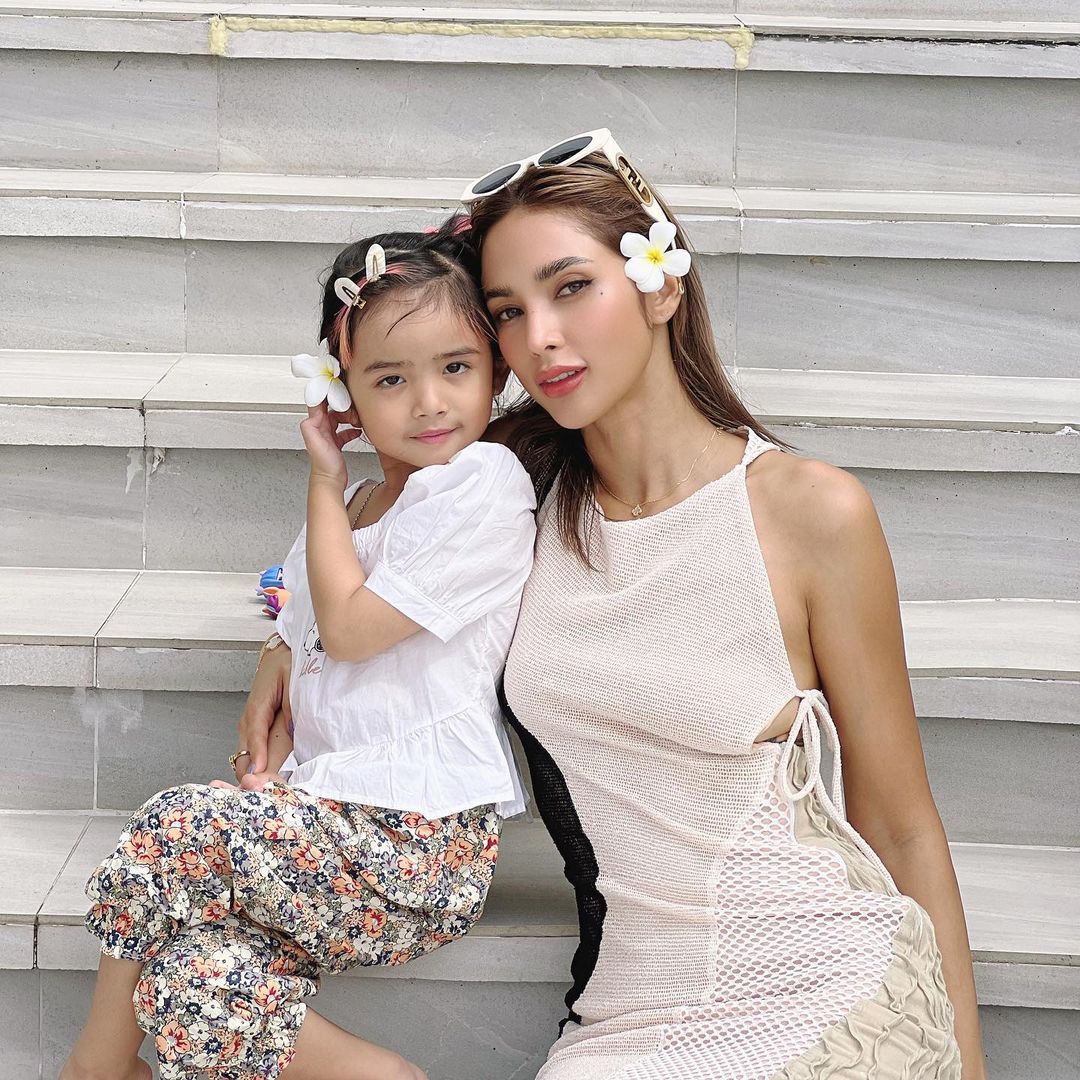 Nữ diễn viên Thái Lan đăng ảnh con gái xinh như thiên thần - Ảnh 7.