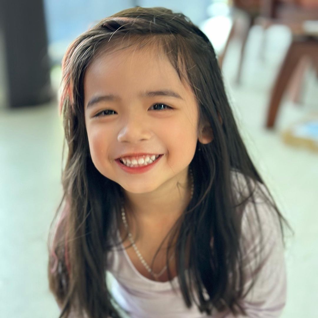 Nữ diễn viên Thái Lan đăng ảnh con gái xinh như thiên thần - Ảnh 4.