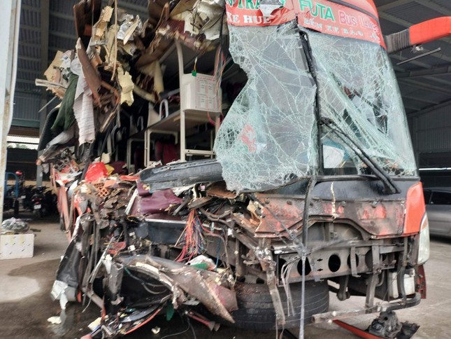 Vụ tai nạn 16 người thương vong ở Quảng Nam: Tài xế xe khách khai gì? - Ảnh 1.