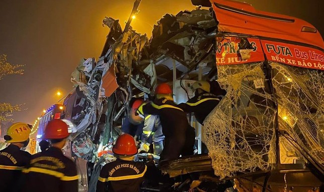 Tạm giữ lái xe khách vụ tai nạn khiến 16 người thương vong ở Quảng Nam - Ảnh 1.