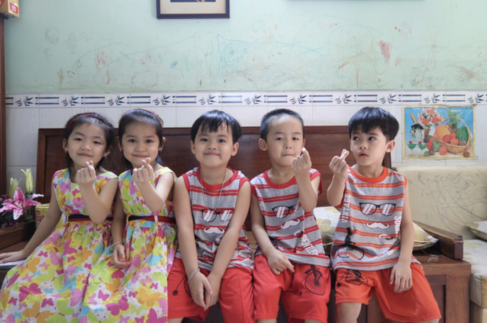 Người mẹ sinh 5 đầu tiên ở Việt Nam bức xúc thông tin 5 chồng đẻ 5 con - Ảnh 4. Người mẹ sinh 5 đầu tiên ở Việt Nam bức xúc thông tin 5 chồng đẻ 5 con - Ảnh 4.