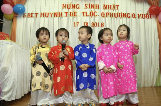 Người mẹ sinh 5 đầu tiên ở Việt Nam bức xúc thông tin 5 chồng đẻ 5 con - Ảnh 3. Người mẹ sinh 5 đầu tiên ở Việt Nam bức xúc thông tin 5 chồng đẻ 5 con - Ảnh 3.