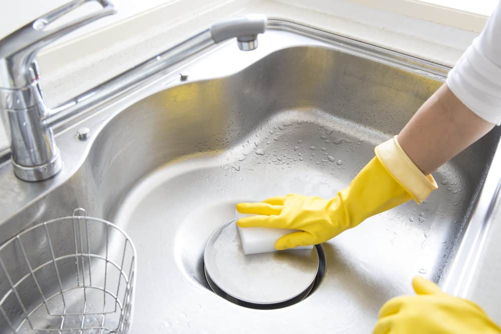 Làm sạch bồn rửa bát mọi chất liệu với những gợi ý đến từ chuyên gia - Ảnh 1.