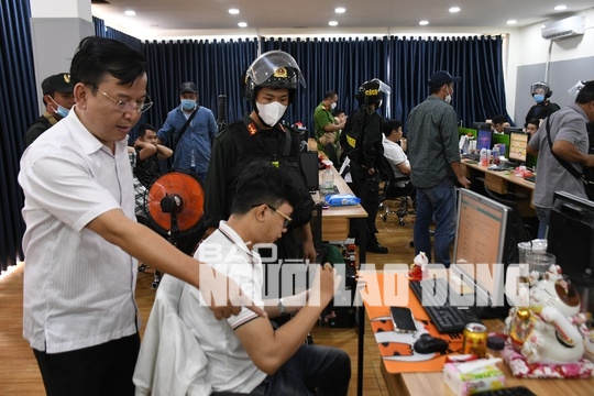 Vụ đột kích Công ty Luật TNHH Pháp Việt: Hàng ngàn nạn nhân bị dọa giết vợ, con - Ảnh 5. Vụ đột kích Công ty Luật TNHH Pháp Việt: Hàng ngàn nạn nhân bị dọa giết vợ, con - Ảnh 5.