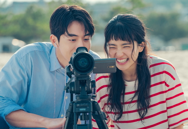 4 cặp đôi phim Hàn không có kết đẹp nhưng khán giả lại vui mừng: Cái tên cuối vô lý đến mức phải bật cười - Ảnh 2. 4 cặp đôi phim Hàn không có kết đẹp nhưng khán giả lại vui mừng: Cái tên cuối vô lý đến mức phải bật cười - Ảnh 2.