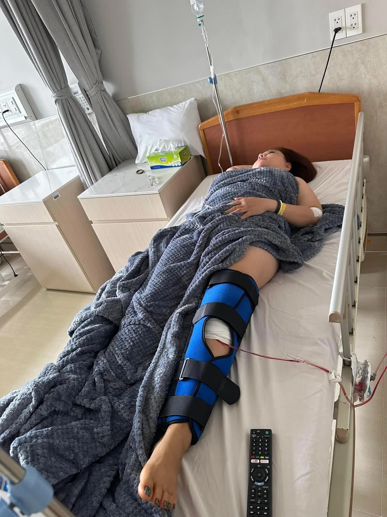 Lê Giang tiết lộ tình trạng sau 9 ngày phẫu thuật chân, Trấn Thành có hành động ghi điểm với đàn chị - Ảnh 3.