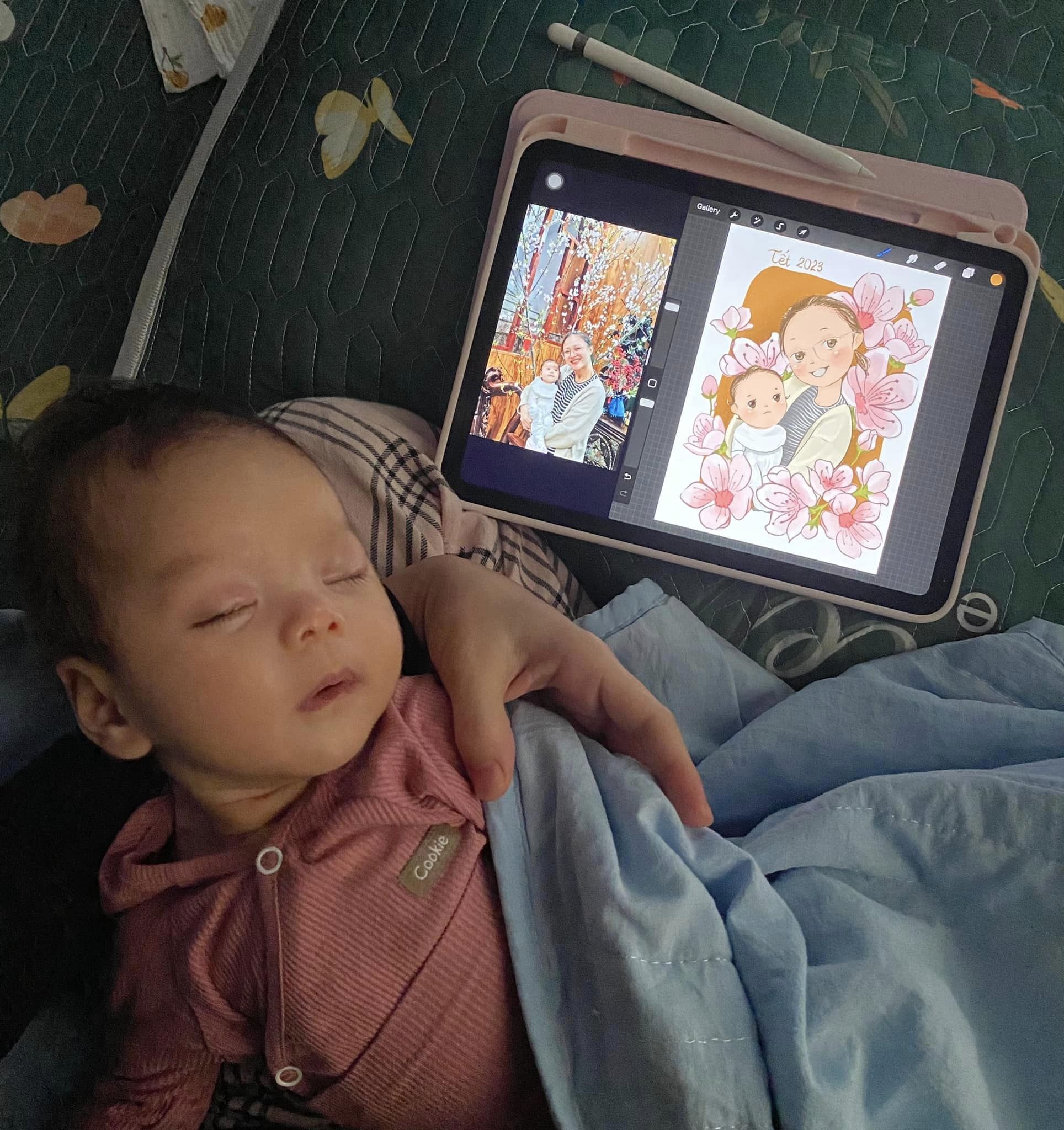 Too addicted to her child, mom draws every moment with her baby into cartoons - Photo 5.