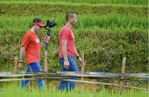 Bùi Hữu Mạnh: Chẳng biết từ lúc nào tôi thành một người chia sẻ, truyền cảm hứng trong ngành kinh doanh online - Ảnh 1. Bùi Hữu Mạnh: Chẳng biết từ lúc nào tôi thành một người chia sẻ, truyền cảm hứng trong ngành kinh doanh online - Ảnh 1.