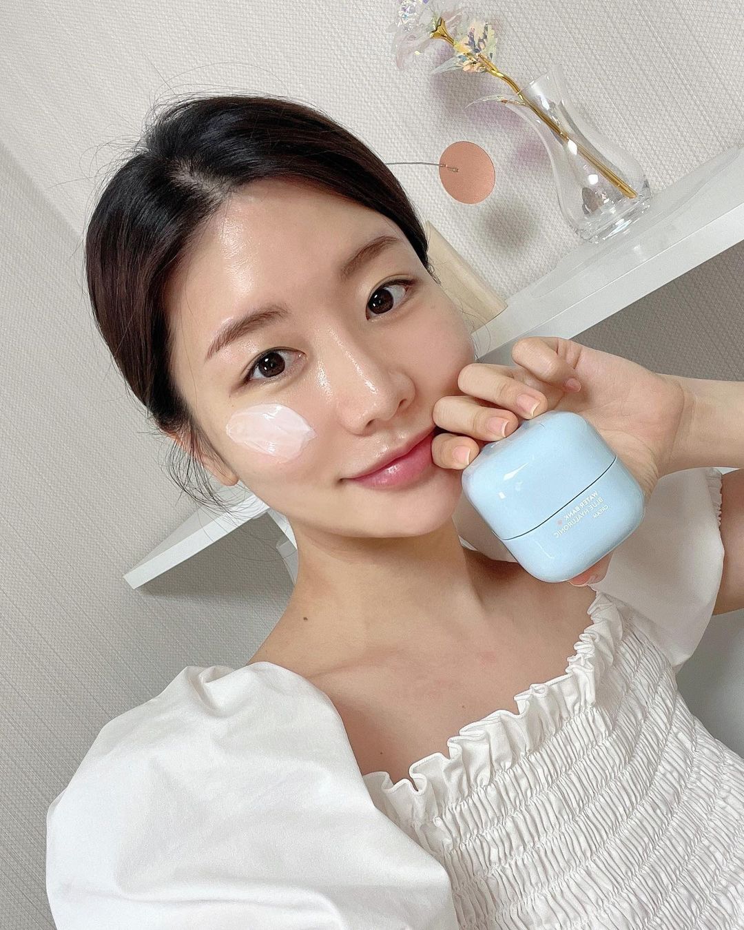 3 món skincare nàng công sở không nên mua rẻ, có thể cải thiện da hiệu quả - Ảnh 3.