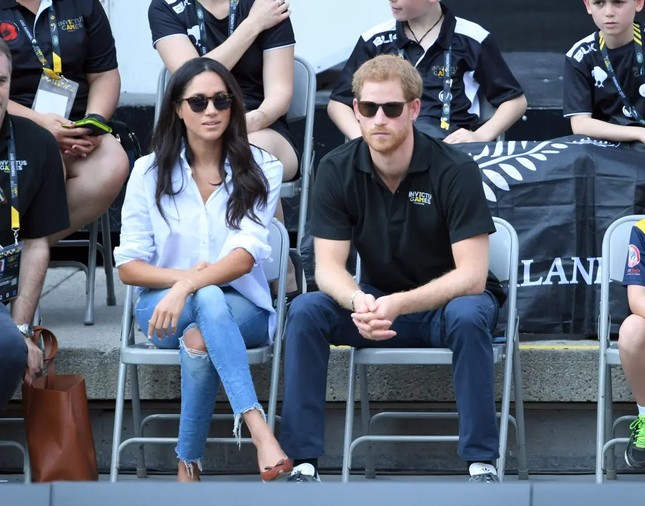 Meghan thất vọng vì Hoàng tử Harry không có nhiều tiền - Ảnh 1.