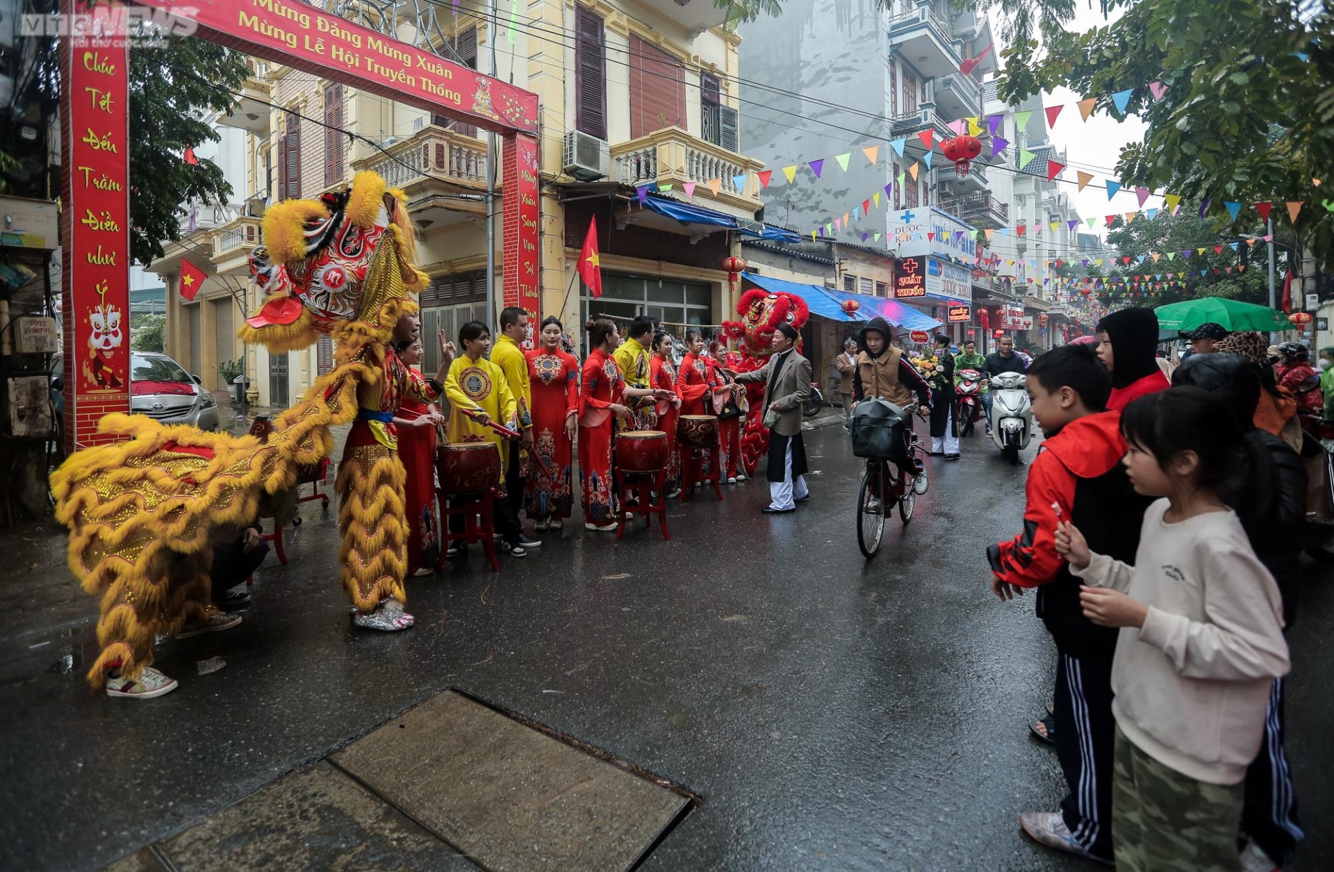 Về La Phù xem mắc màn chống muỗi, tắm nước nóng cho các 'ông lợn' - Ảnh 11.