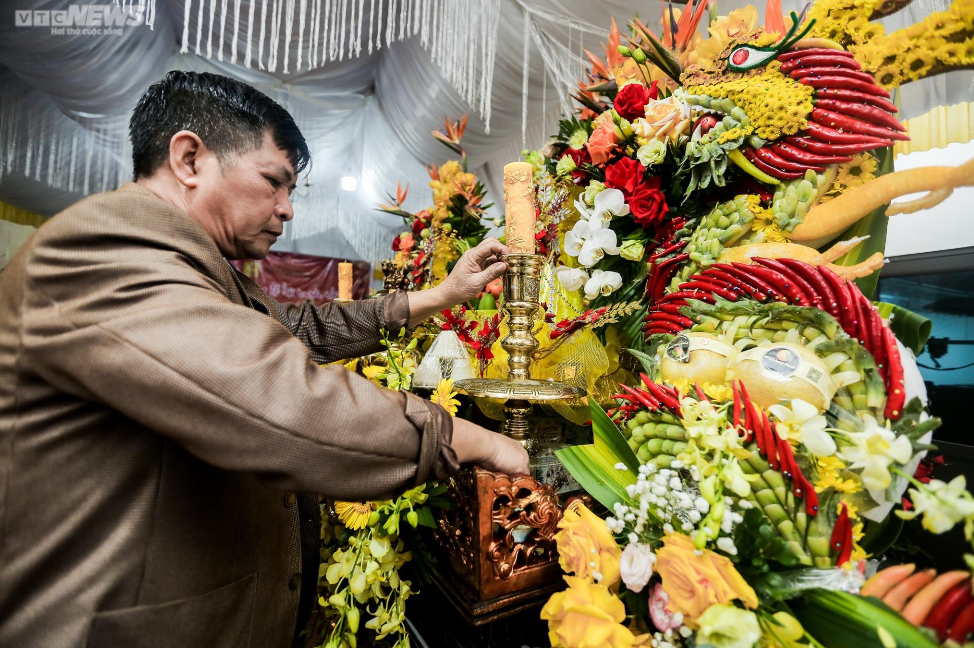 Về La Phù xem mắc màn chống muỗi, tắm nước nóng cho các 'ông lợn' - Ảnh 8.