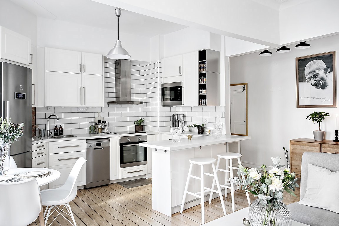 white-small-kitchen-decorating-ideas-16753918565231250950364-1675392770584-1675392770767839856150.jpg