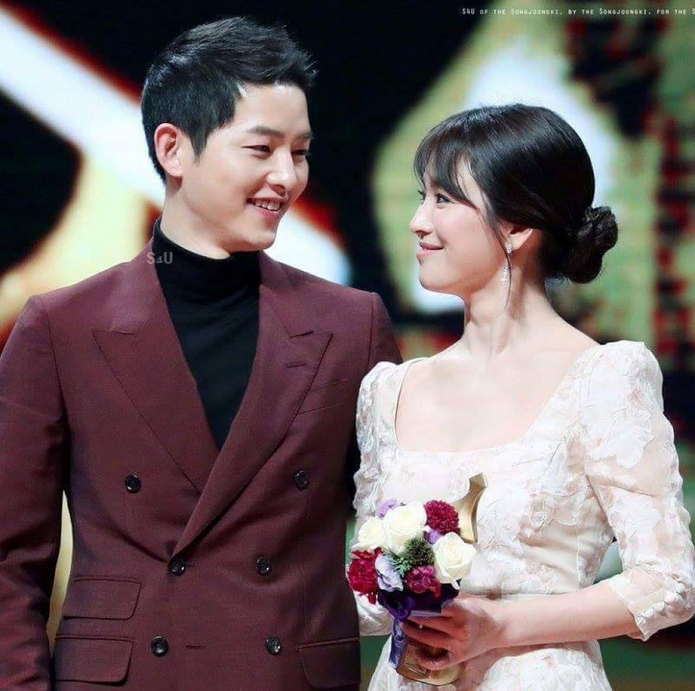 Lời thề nguyện của Song Joong Ki trong 2 lần kết hôn giống nhau đến lạ, nhưng có 1 điểm hoàn toàn khác biệt - Ảnh 4.