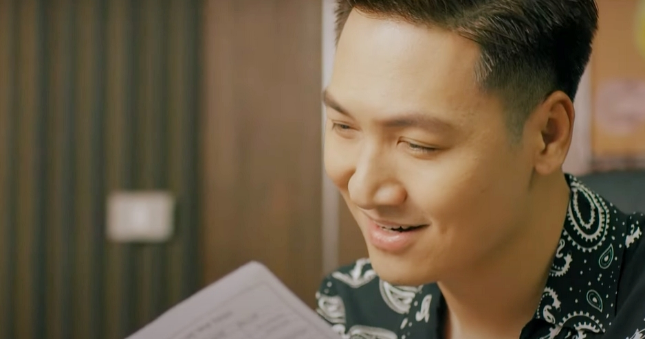 "Đừng nói khi yêu" tập 4: Nữ đại gia cố tình mặc hở để quyến rũ Tú - Ảnh 2. "Đừng nói khi yêu" tập 4: Nữ đại gia cố tình mặc hở để quyến rũ Tú - Ảnh 2.