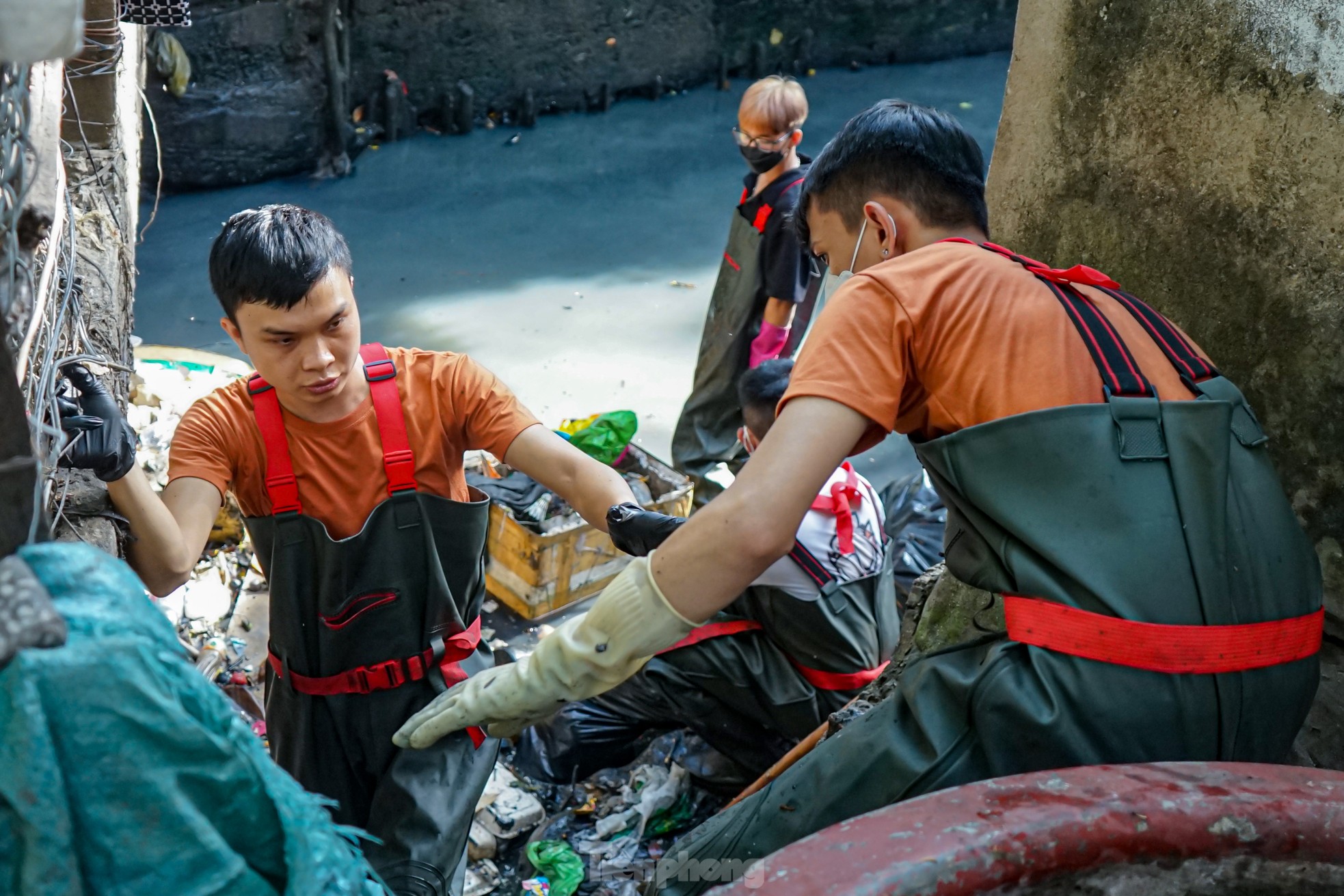 Những bạn trẻ làm chuyện 'không giống ai' ở Sài Gòn - Ảnh 2.