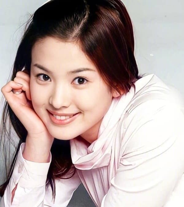 Nhan sắc Song Hye Kyo 20 năm trước gây sốt - Ảnh 5.