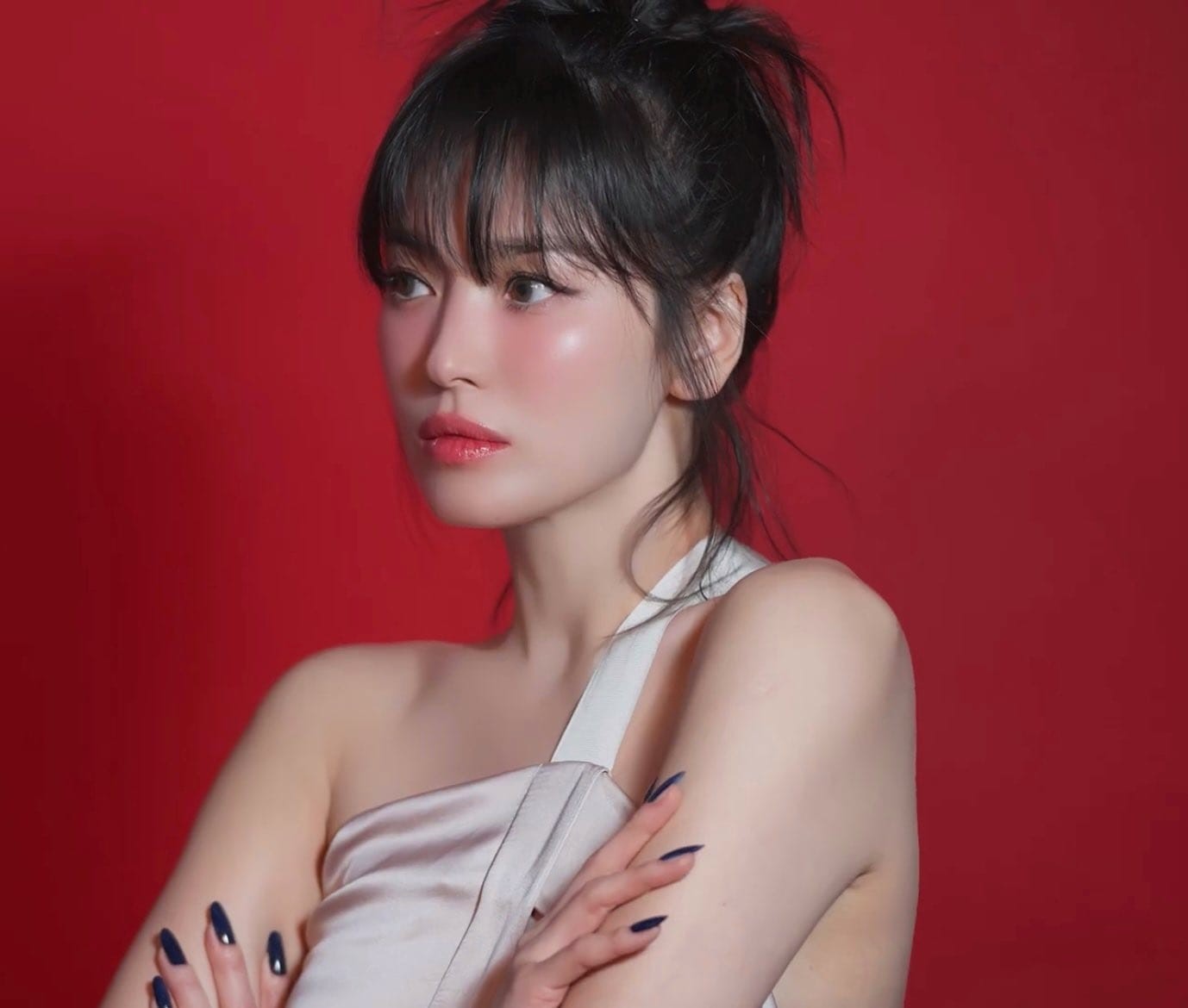 Nhan sắc Song Hye Kyo 20 năm trước g&acirc;y sốt - Ảnh 12.