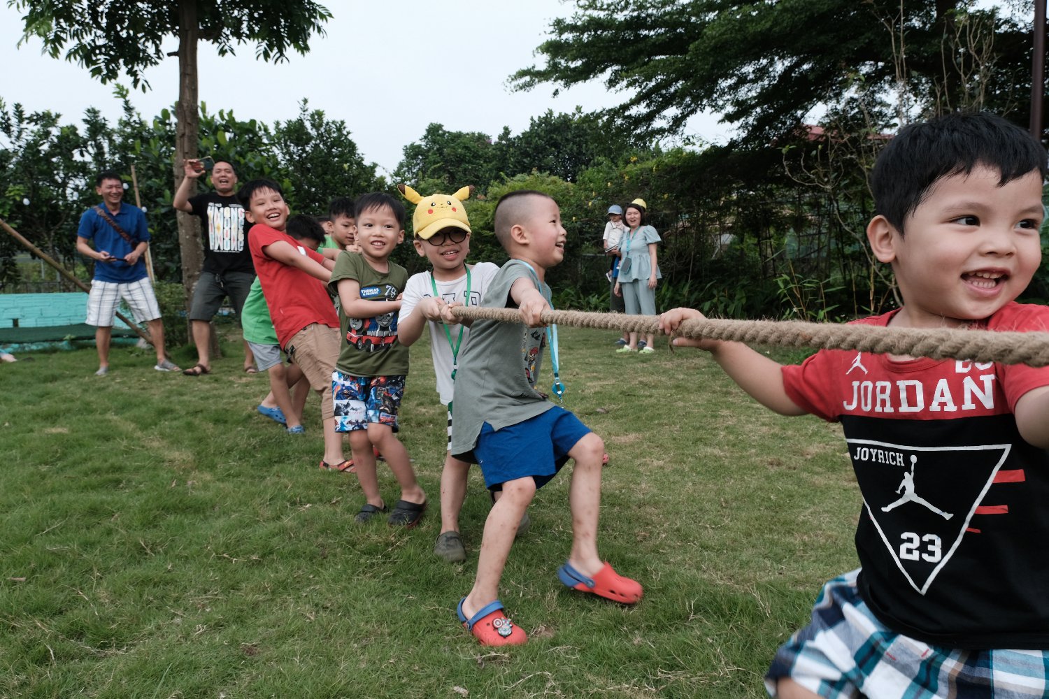 Mẹ Đà Nẵng chống cận mắt, dạy con thông minh và tình cảm hơn nhờ những buổi ra ngoài chơi - Ảnh 3.