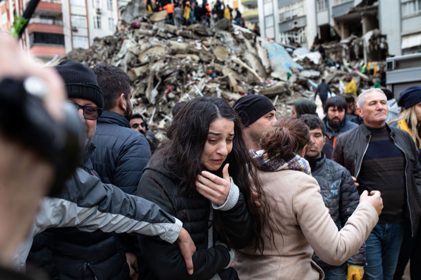 Chùm ảnh hiện trường và nỗ lực cứu hộ sau trận động đất ở Thổ Nhĩ Kỳ và Syria - Ảnh 37.