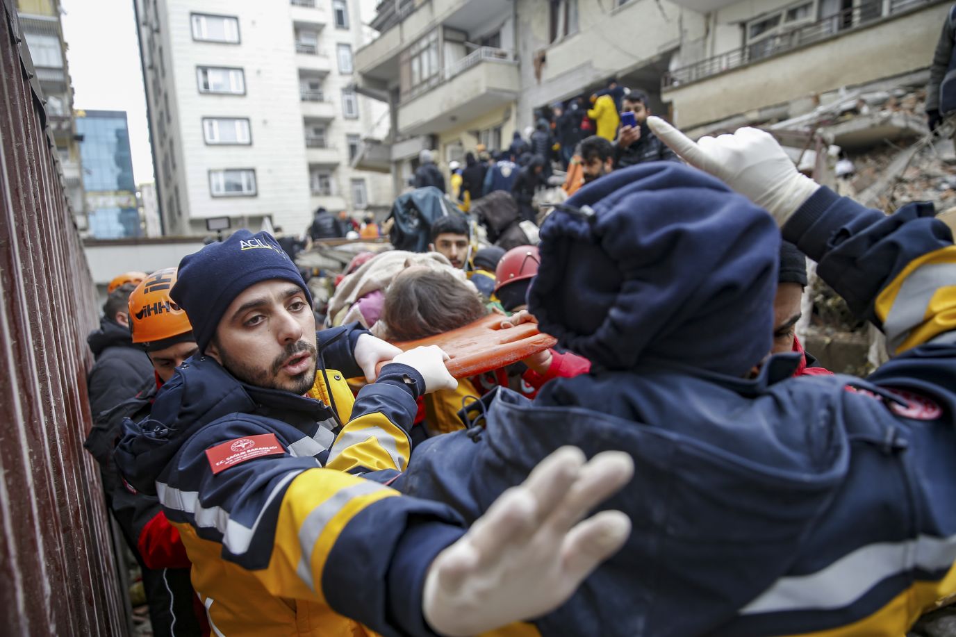Chùm ảnh hiện trường và nỗ lực cứu hộ sau trận động đất ở Thổ Nhĩ Kỳ và Syria - Ảnh 42.