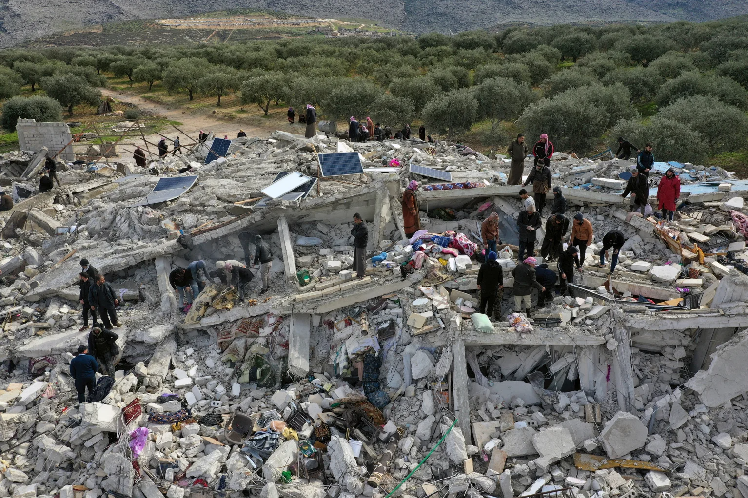 Chùm ảnh hiện trường và nỗ lực cứu hộ sau trận động đất ở Thổ Nhĩ Kỳ và Syria - Ảnh 5.