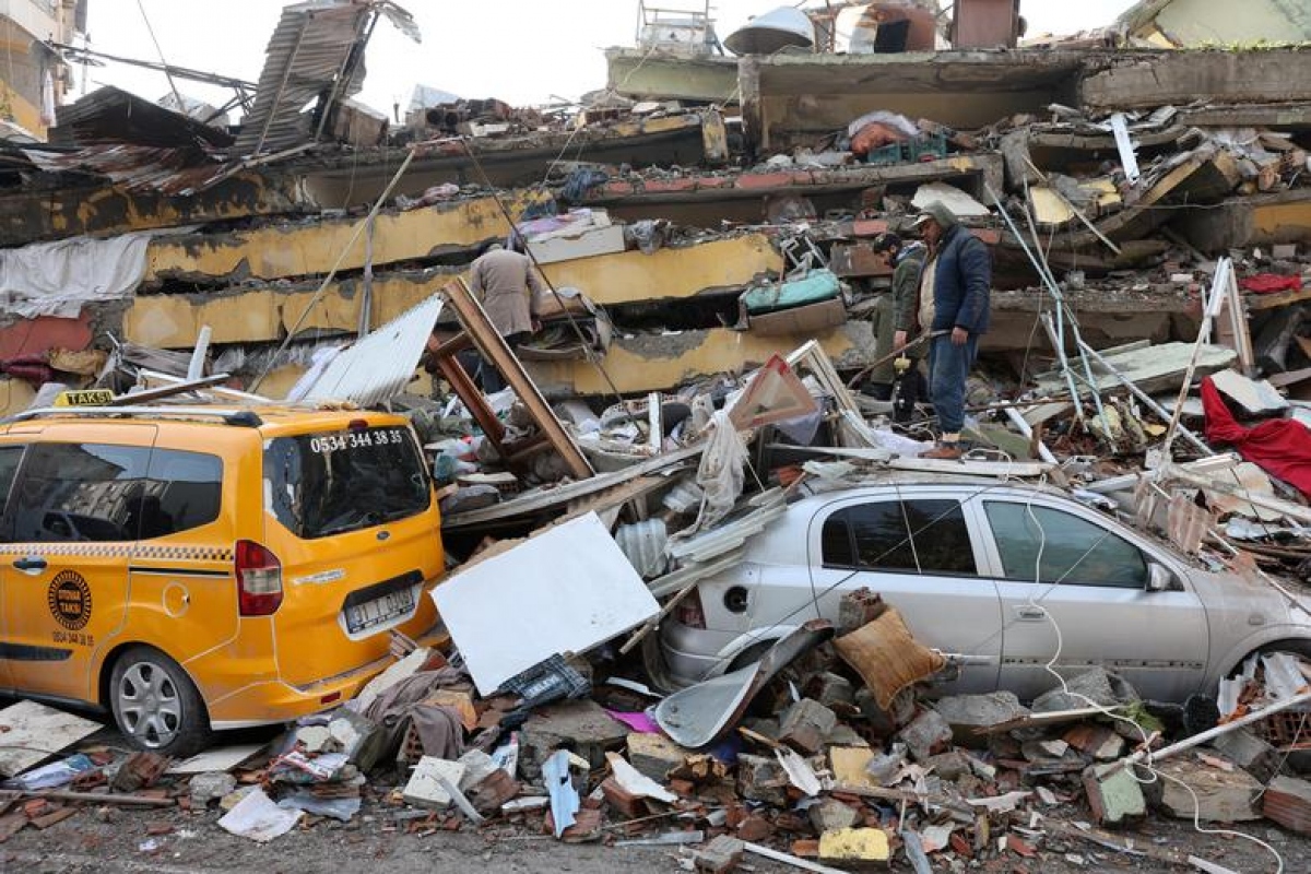 Số người thiệt mạng do động đất vượt 16.800, Thổ Nhì Kỳ và Syria khó khăn chồng chất - Ảnh 1.