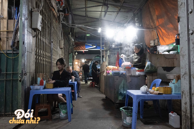 Đi ăn khuya ở khu chợ đầu mối nức tiếng quận Ba Đình: Có cả loạt món ngon bán tới tận nửa đêm - Ảnh 6.
