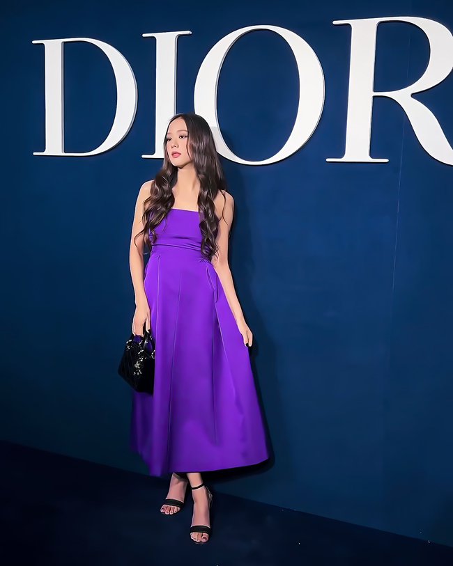 Công chúa Jisoo giá đáo show Dior: Phục sức vừa dừ và thắm nhưng netizen vẫn khen nức nở! - Ảnh 6.